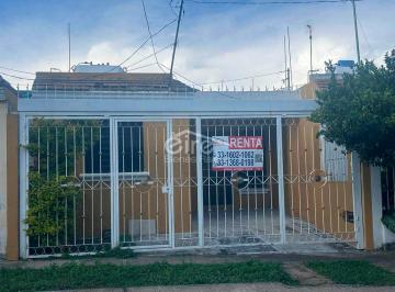 Casa de 3 habitaciones, Zapopan · Casa Semiamueblada en Renta en Residencial Santa Margarita