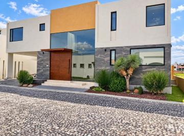 Casa en condominio · 407m² · 3 Recámaras · 2 Estacionamientos · Rancho El Meson Residencial - Calimaya