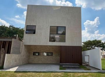 Casa de 4 habitaciones, Centro · Casa Nueva en Residencial San Marcos con 4 Recamaras y Vista a La Laguna
