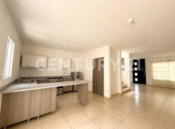 Casa · 157m² · 3 Recámaras · 2 Estacionamientos · Casa en Jardines del Sur 4 Cancún | Frente a Alberca y con Paneles Solares