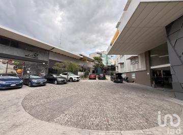 Local comercial · 300m² · 143 Estacionamientos · 3 Locales en Renta Sobre Bernardo Quintana en Queretaro