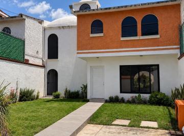 Casa · 180m² · 3 Recámaras · 2 Estacionamientos · Casa en del Empleado