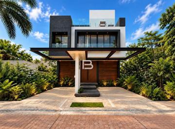 Departamento · 288m² · 4 Recámaras · 2 Estacionamientos · Casa en Venta en Residencial Arbolada en Cancun