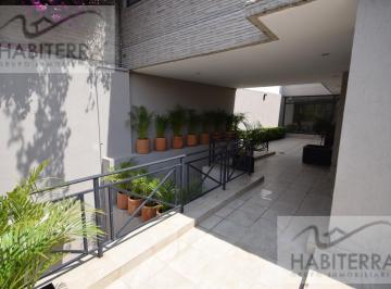 Casa · 550m² · 4 Recámaras · 3 Estacionamientos · Renta Agradable Casa en Las Lomas de Chapultepec