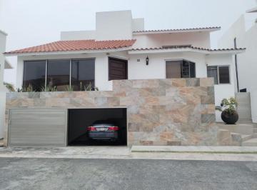 Casa de 3 habitaciones, Alvarado · Venta de Casa en Fracc. El Sendero, Alvarado, Ver.