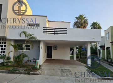 Casa · 148m² · 3 Recámaras · 2 Estacionamientos · Casa Amueblada en Fraccionamiento Villas Náutico