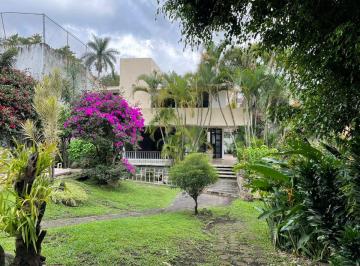 Casa de 4 habitaciones, Cuernavaca · Terreno 983 con Casa y Amplio Jardín