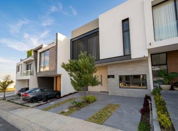 Casa en condominio de 4 habitaciones, Zapopan · Casa Nueva en Venta en Valle Imperial Zapopan | 4 Recámaras | Roof Garden | a 20 Mins de Andares