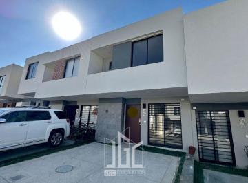 Casa de 3 habitaciones, Zapopan · Casa en Venta en Alva Residencial, Capital Norte | Coto 1