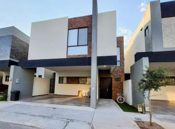 Casa · 203m² · 3 Recámaras · 2 Estacionamientos · Casa en Renta en Saltillo Amueblada Alyssa Residencial