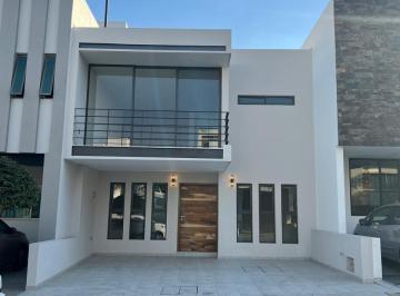 Casa de 4 habitaciones, Zapopan · Casa en Renta La Cima