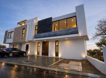 1 · Casa en Venta en Preserve Juriquilla, 3 Recámaras, 2.5 Baños, 2 Autos, Jardín
