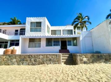 Casa de 6 habitaciones, Manzanillo · Casa en Venta, Frente Al Mar, Manzanillo, Colima, Olas Altas