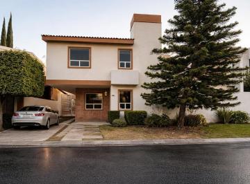 1 · Casa en Venta en Real del Bosque, 3 Recámaras, 2.5 Baños. C.197 m², Hermosa!