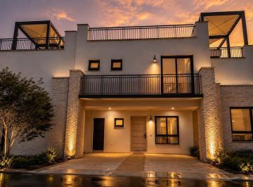 1 · Casa en Venta en Jurica, Hermosa Residencia con Gran Ubicación!