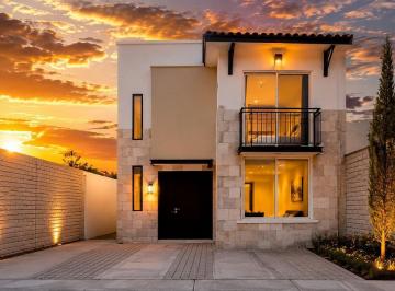 1 · Casa en Venta en Zona El Mirador, 3 Recámaras, 3 Baños Completos, Oportunidad!