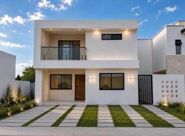 1 · Casa en Venta en Santa Elena, 4 Recámaras, 3 Baños, Sala Tv, Hermosa