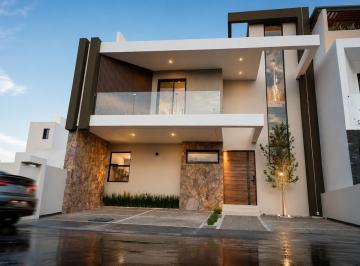 1 · Casa en Venta en Lomas de Juriquilla, 4 Recámaras, 5 Baños, Sala Tv, de Autor!