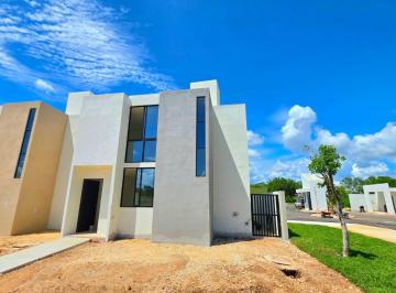 Casa de 2 habitaciones, Mérida · Casa en Venta en Cholul en Mérida, Yucatán