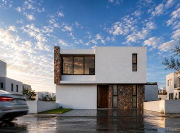 1 · Casa en Venta en Preserve Juriquilla, Amenidades Exclusivas, Calidad de Vida!