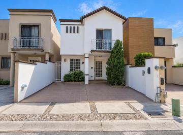 Casa de 3 habitaciones, Monterrey · Casa en Venta Frente a Parque en Puerta de Hierro