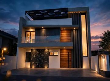 1 · Casa en Venta en Colinas de Juriquilla, Residencia de Autor!