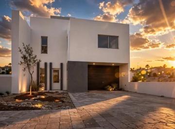 1 · Casa en Venta en Grand Juriquilla, 4 Habitaciones, Una en Pb, Roof Garden, Lujo