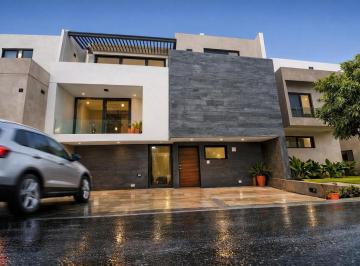 1 · Residencia en Venta en Zibata, 5 Recámaras, 5.5 Baños, Roof Garden, 3 Autos