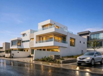 1 · Residencia en Venta en Lomas de Juriquilla, 4ta Recámara en Pb con Baño Completo