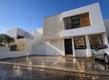 1 · Estrena Casa en Punta Esmeralda, 4ta Recamara en Pb, 3 Baños Completos, Roof!