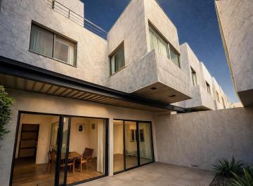 1 · Se Vende Casa en El Mirador, 3 Niveles, 3 Recamaras 3.5 Baños, Estudio o 4ta Rec