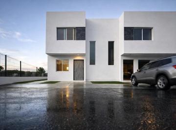 1 · Venta de Casas en Misión del Parque, 2 Recamaras, 1.5 Baños, Jardín, Seguridad
