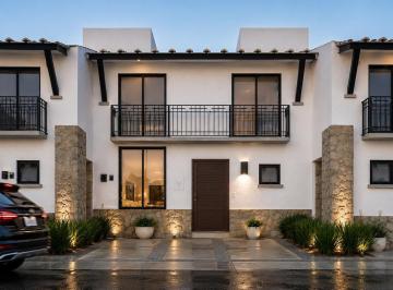 1 · Preciosa Casa en Zibata, 3 Recamaras 3 Niveles, Roof Garden, Jardín, 3 Baños.