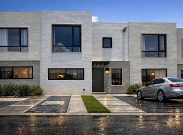 1 · En Venta Hermosa Casa en El Mirador, Alberca, 3 Recamaras, 2.5 Baño