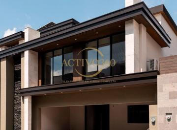 Casa · 1091m² · 5 Recámaras · 3 Estacionamientos · Casa Nueva en Venta en Club de Golf La Herradura | Monterrey, N. L.