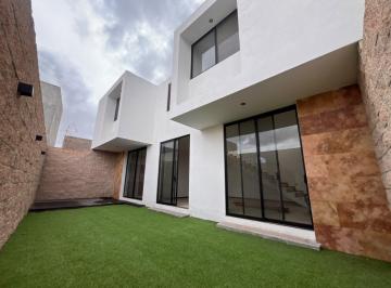 Casa · 3 Recámaras · 2 Estacionamientos · Casa en Venta en Tarragona Residencia