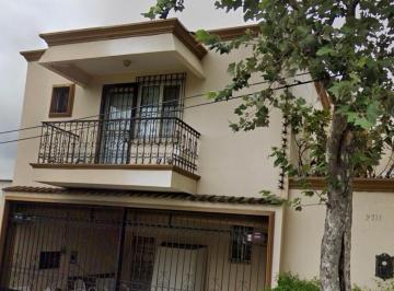 Casa · 395m² · 4 Recámaras · 2 Estacionamientos · Casa - Contry La Silla