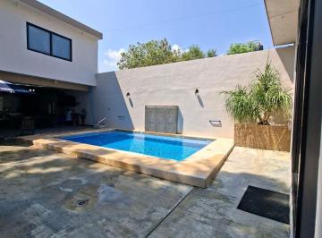 Casa · 438m² · 4 Recámaras · 3 Estacionamientos · Casa - San Jose Sur