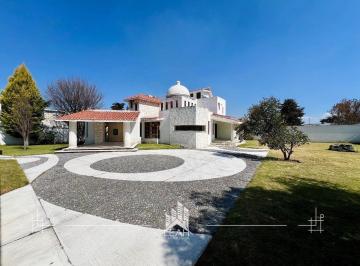 Casa de 4 habitaciones, Metepec · Casa en Venta y Renta con Jardín de 550 m² en Metepec