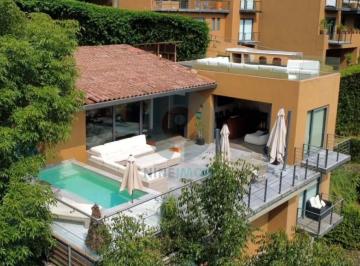Casa en condominio · 405m² · 4 Recámaras · 2 Estacionamientos · Casa con Vista Al Lago y Jacuzzi en Valle de Bravo | Cancha de Paddle