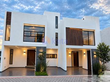Fachada · Casa en Venta Atrás de Plaza San Diego, Cholula Puebla