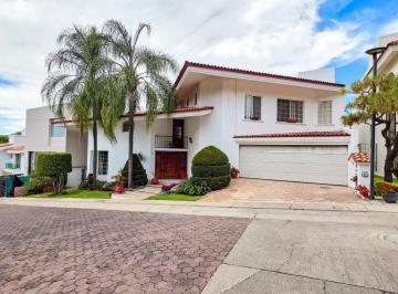 Casa de 3 habitaciones, Zapopan · Casa Alameda en Venta en Royal Country, Zona Andares