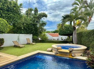 Casa en condominio · 204m² · 4 Recámaras · 3 Estacionamientos · Casa en Venta – Fraccionamiento Colinas de Santa Fe, Xochitepec, Morelos