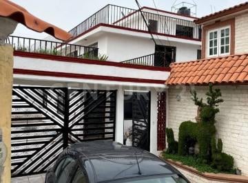 Casa · 282m² · 4 Recámaras · 4 Estacionamientos · Se Vende Casa en Rinconada Aragón