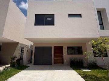 Casa de 3 habitaciones, Zapopan · Casa en Venta y Renta en Parques Vallarta – Coto Bosquetto