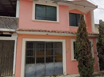 Casa de 3 habitaciones, · Casa en Venta en Bosques del Pedregal, San Cristóbal de Las Casas, Chiapas.