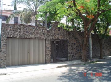 Casa de 3 habitaciones, Cuernavaca · Linda y Cómoda Casa Al Norte, en La 2a Entrada a Cuernavaca, de 1.5 Pisos.