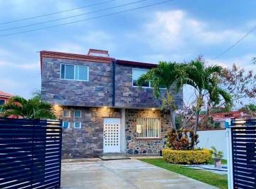 Casa de 3 habitaciones, Yautepec · Casa en Venta Oaxtepec de 456 m² con 3 Recámaras y Alberca