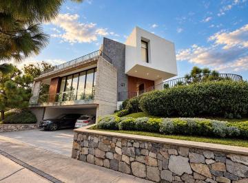 90c7ff5d9d69eaef704cb9cfafe5d8f1b82ec94de34c02703af676449b7291ff · Casa en Venta en Campo Lago de Lujo con Alberca Zapopan Jalisco