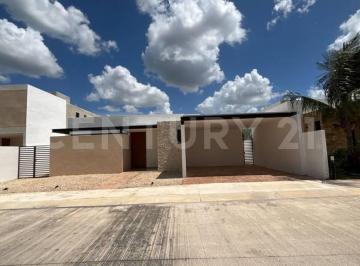 Casa en condominio · 220m² · 2 Recámaras · 2 Estacionamientos · Casa en Venta en La Zona Norte de Mérida